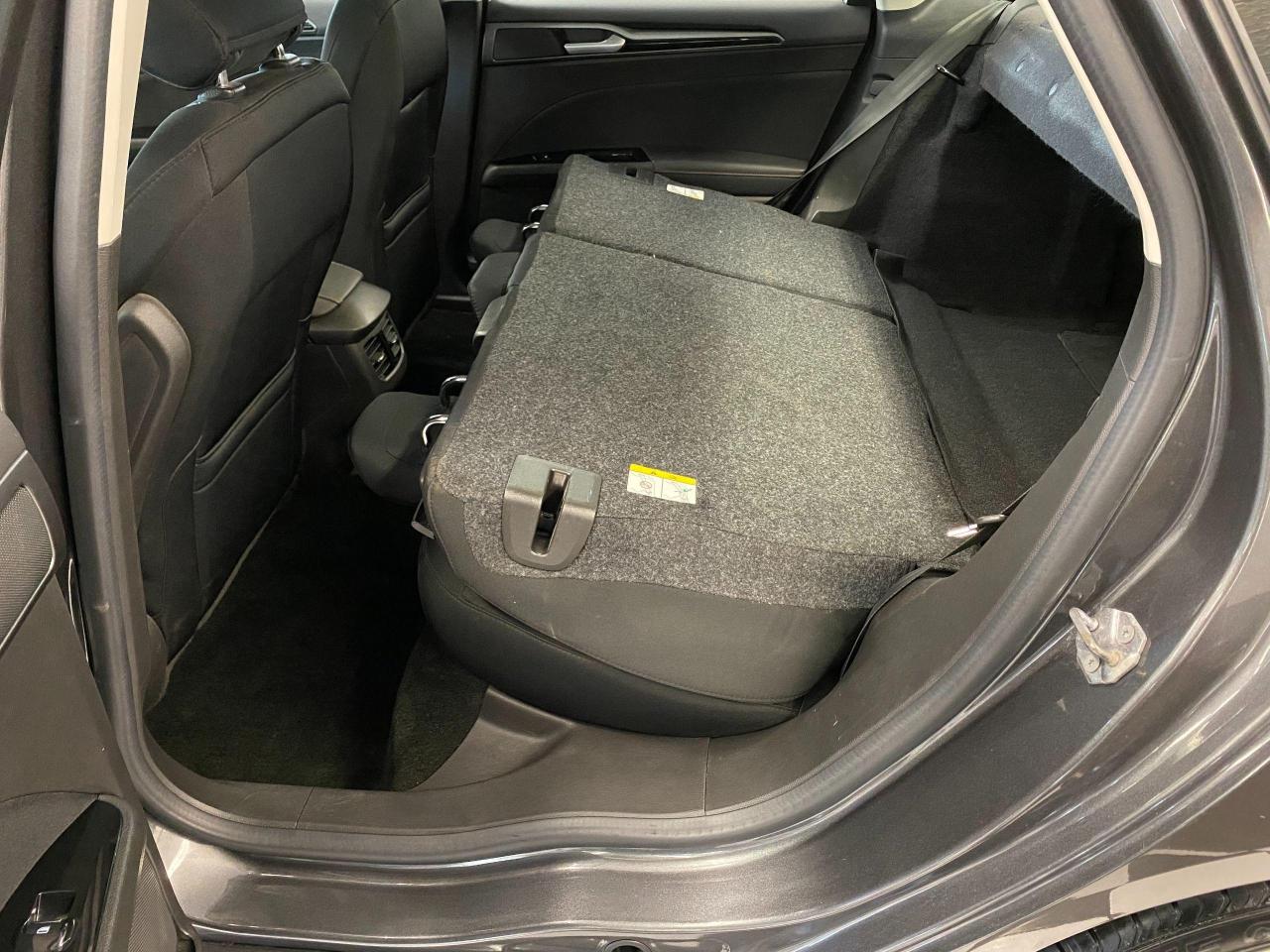2016 Ford Fusion SE+Camera+Heated Seats+New Tires+ACCIDENT FREE - Photo #25