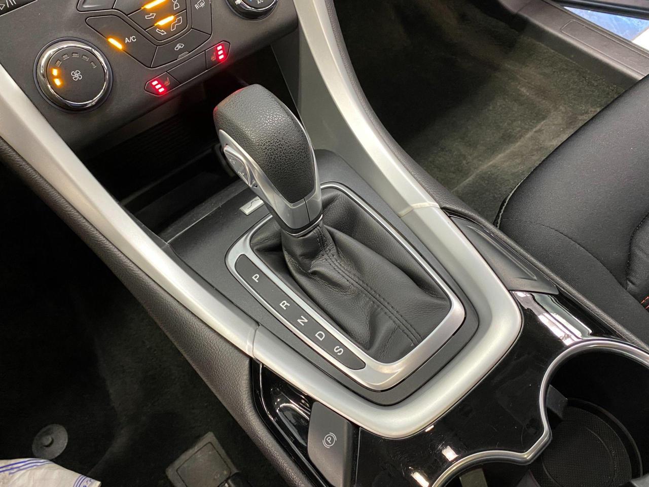 2016 Ford Fusion SE+Camera+Heated Seats+New Tires+ACCIDENT FREE - Photo #33