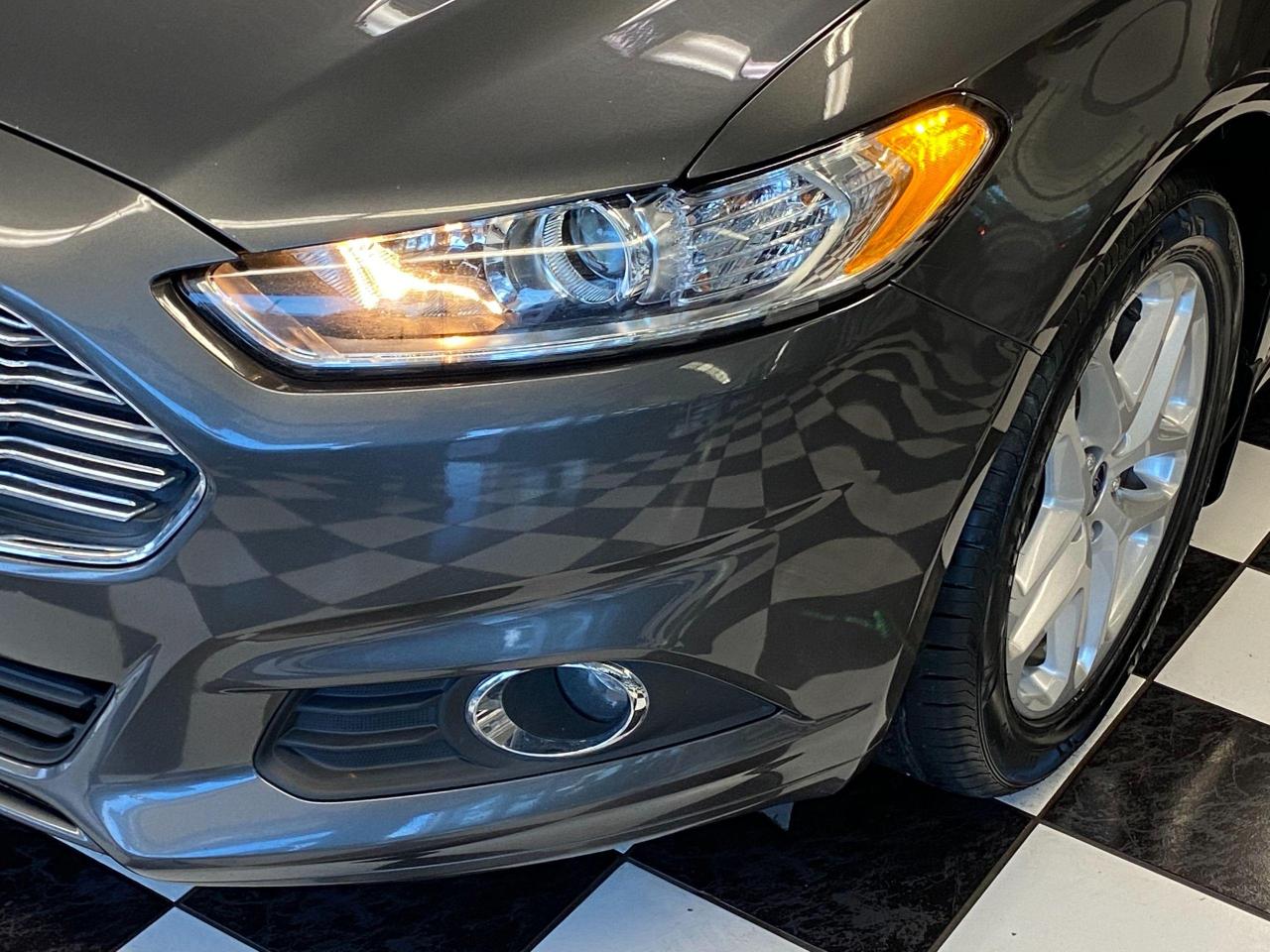 2016 Ford Fusion SE+Camera+Heated Seats+New Tires+ACCIDENT FREE - Photo #38