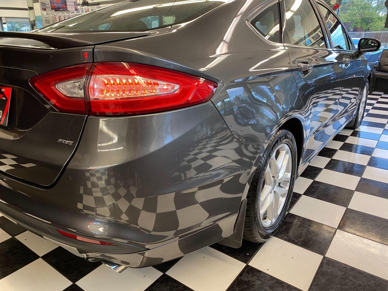 2016 Ford Fusion SE+Camera+Heated Seats+New Tires+ACCIDENT FREE - Photo #40