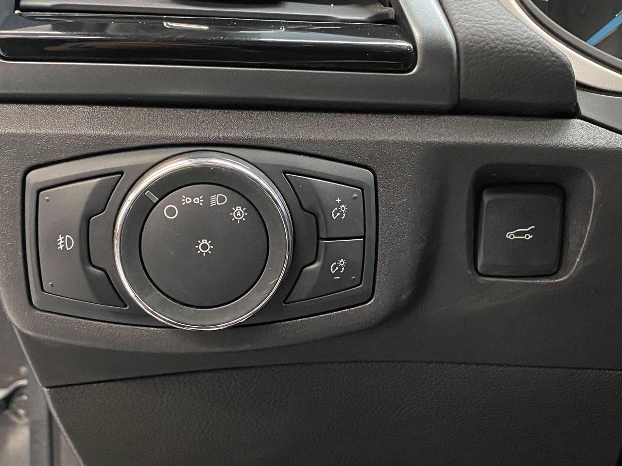 2016 Ford Fusion SE+Camera+Heated Seats+New Tires+ACCIDENT FREE - Photo #56