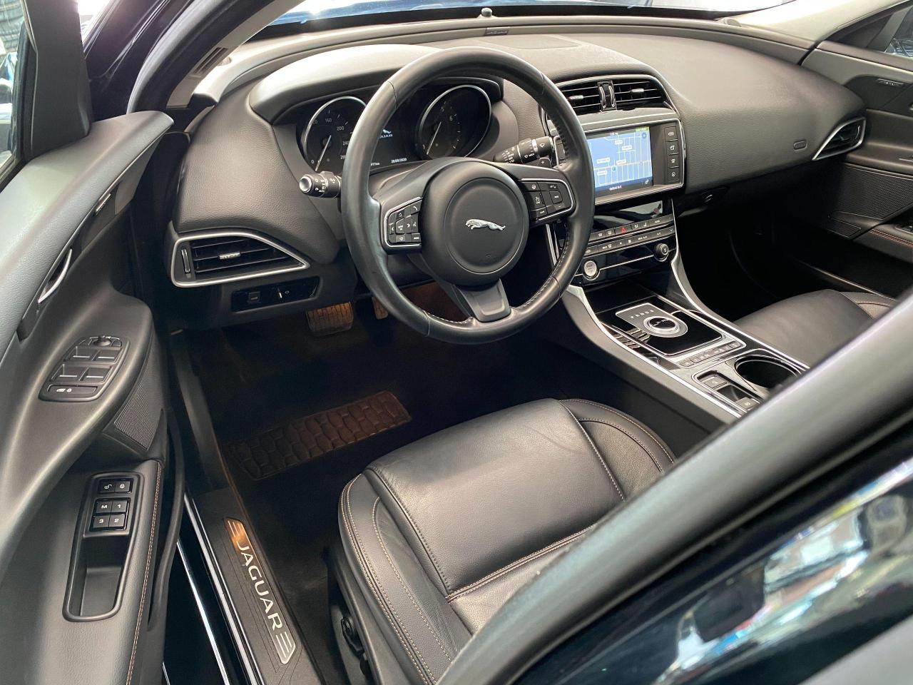 2017 Jaguar XE Prestige AWD 3.0L V6+Camera+Roof+GPS+ACCIDENT FREE - Photo #18
