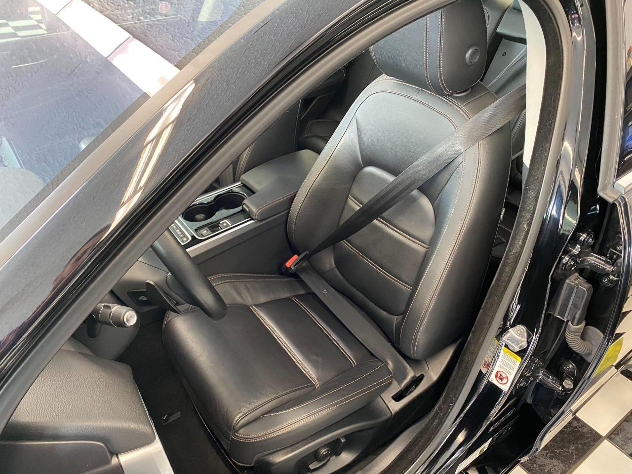 2017 Jaguar XE Prestige AWD 3.0L V6+Camera+Roof+GPS+ACCIDENT FREE - Photo #20