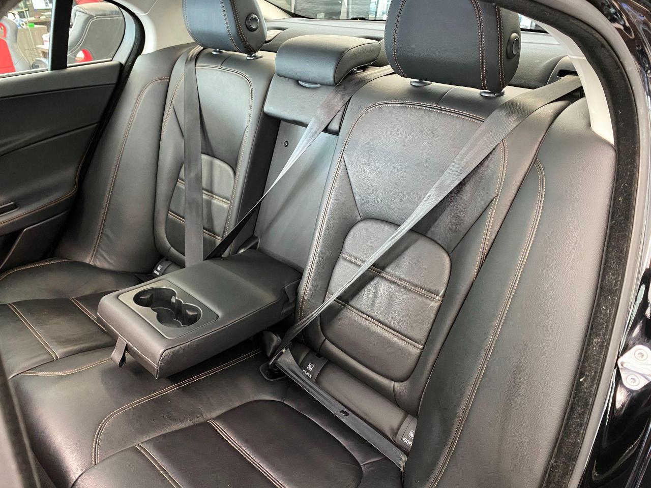 2017 Jaguar XE Prestige AWD 3.0L V6+Camera+Roof+GPS+ACCIDENT FREE - Photo #25