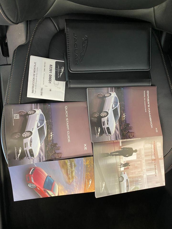2017 Jaguar XE Prestige AWD 3.0L V6+Camera+Roof+GPS+ACCIDENT FREE - Photo #28