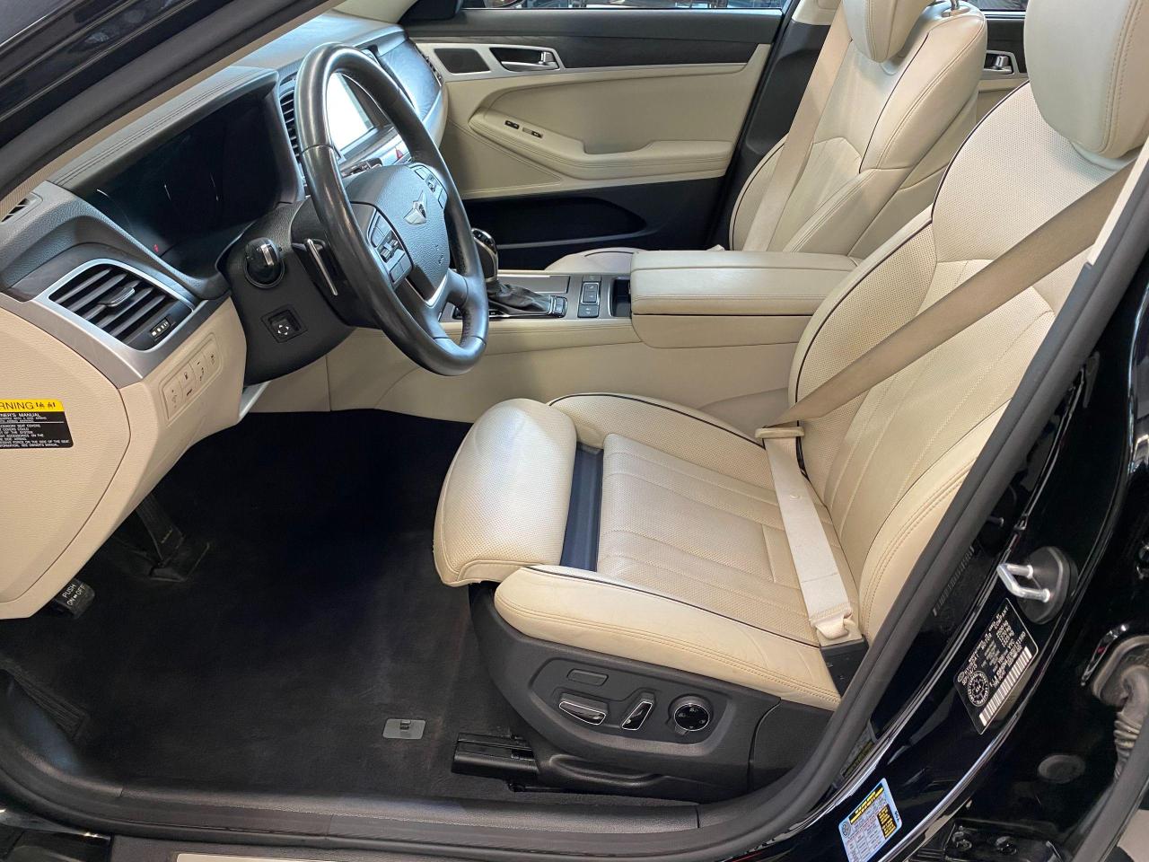2016 Hyundai Genesis Luxury AWD+Cooled Seats+Apple Play+ACCIDENT FREE - Photo #19
