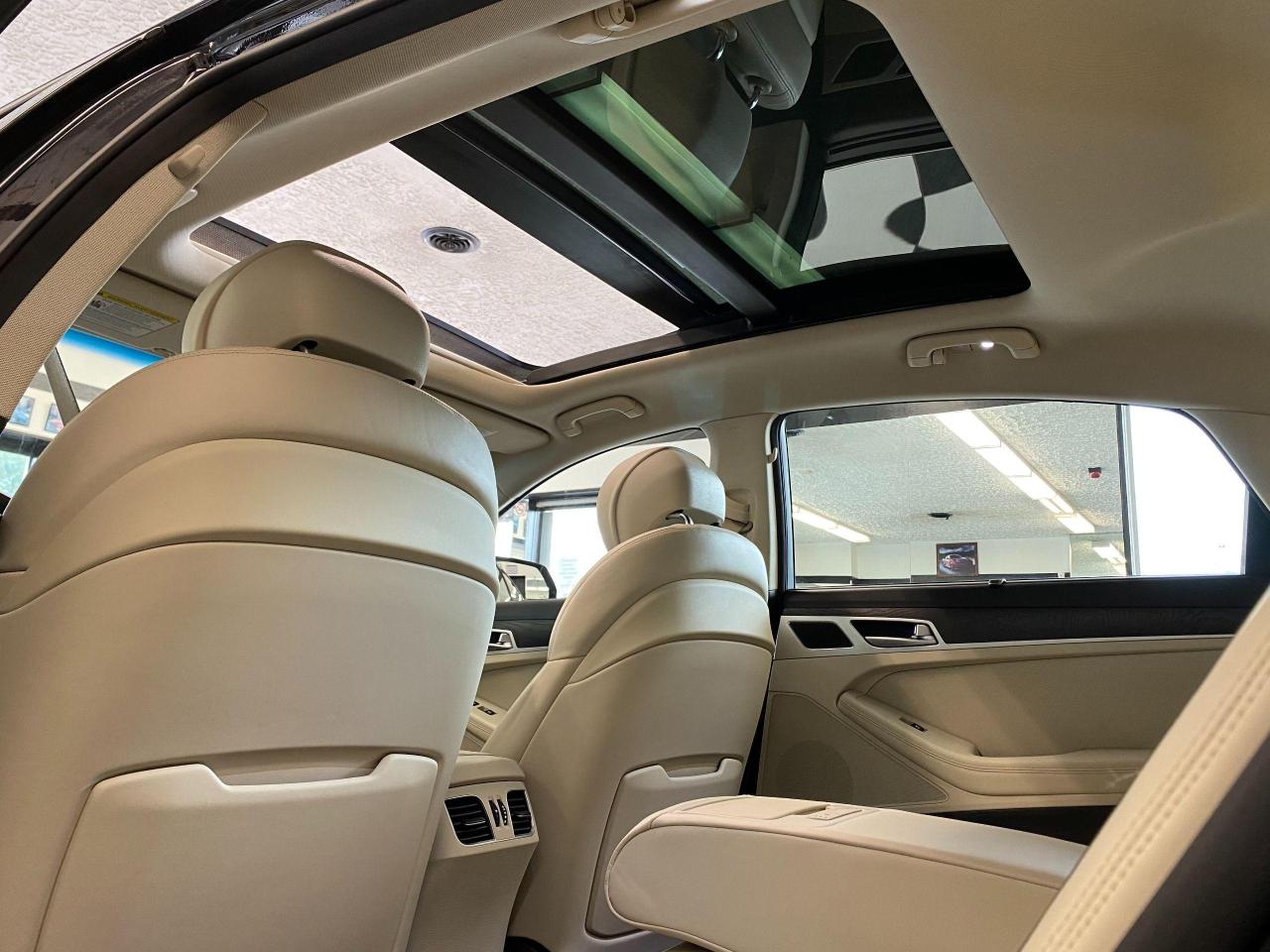 2016 Hyundai Genesis Luxury AWD+Cooled Seats+Apple Play+ACCIDENT FREE - Photo #29