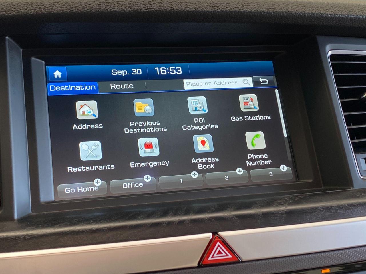 2016 Hyundai Genesis Luxury AWD+Cooled Seats+Apple Play+ACCIDENT FREE - Photo #33