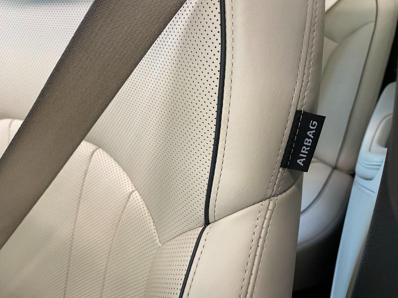 2016 Hyundai Genesis Luxury AWD+Cooled Seats+Apple Play+ACCIDENT FREE - Photo #47
