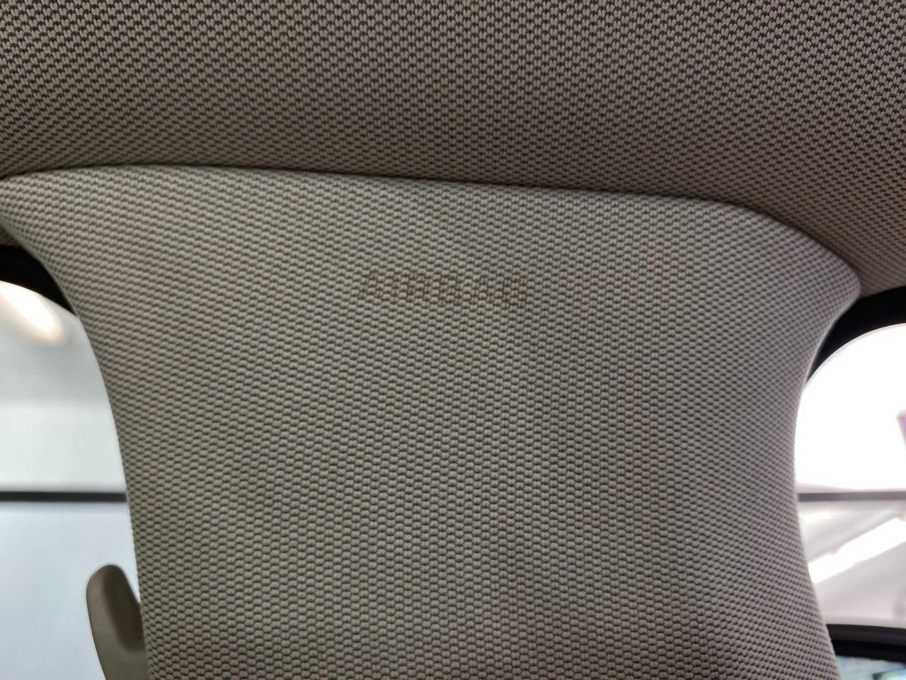 2016 Hyundai Genesis Luxury AWD+Cooled Seats+Apple Play+ACCIDENT FREE - Photo #48