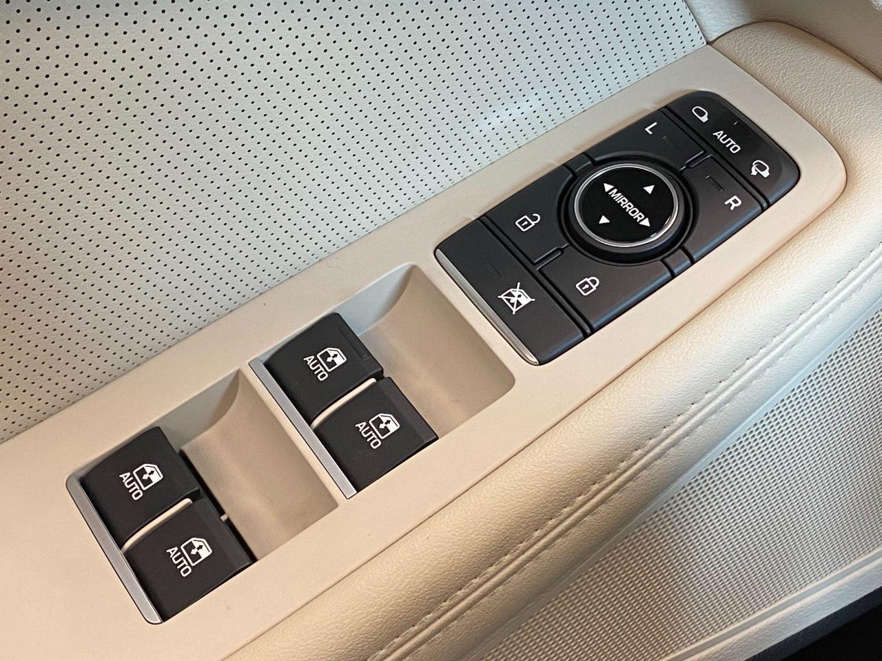 2016 Hyundai Genesis Luxury AWD+Cooled Seats+Apple Play+ACCIDENT FREE - Photo #58