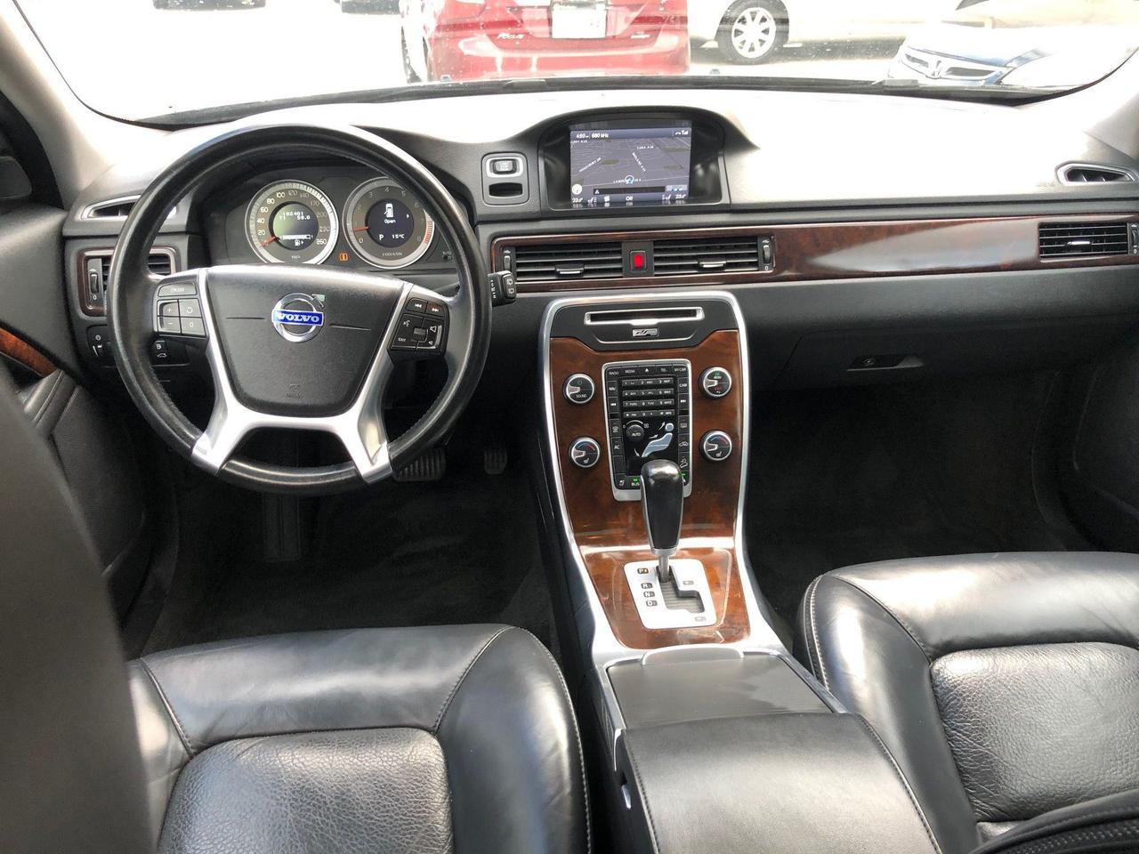 2012 Volvo XC70 T6 Platinum Photo