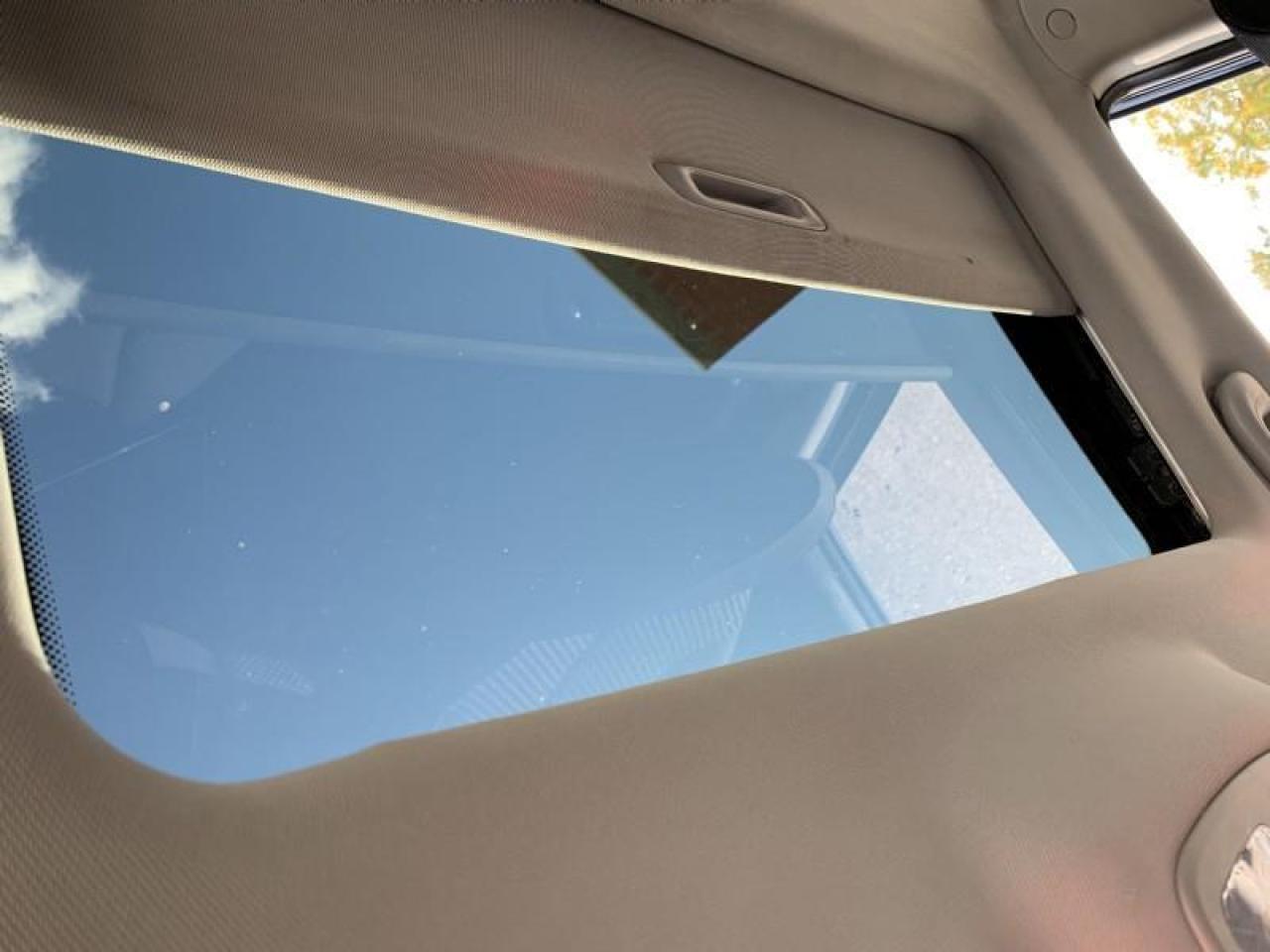 2009 Hyundai Accent SE Photo