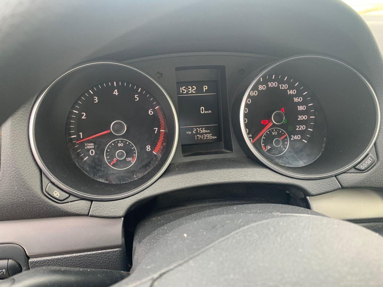 2010 Volkswagen Golf COMFORTLINE Photo