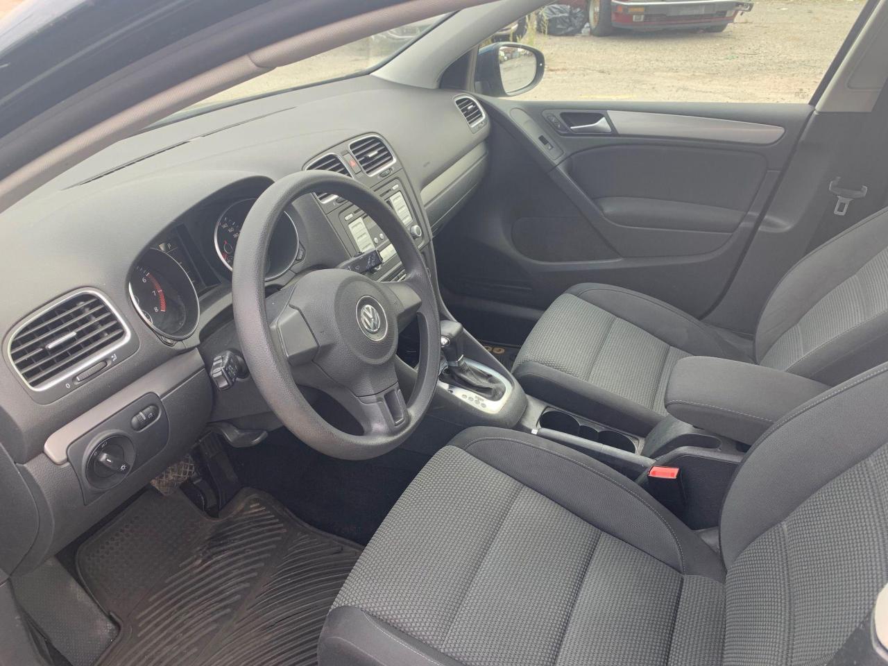 2010 Volkswagen Golf COMFORTLINE Photo