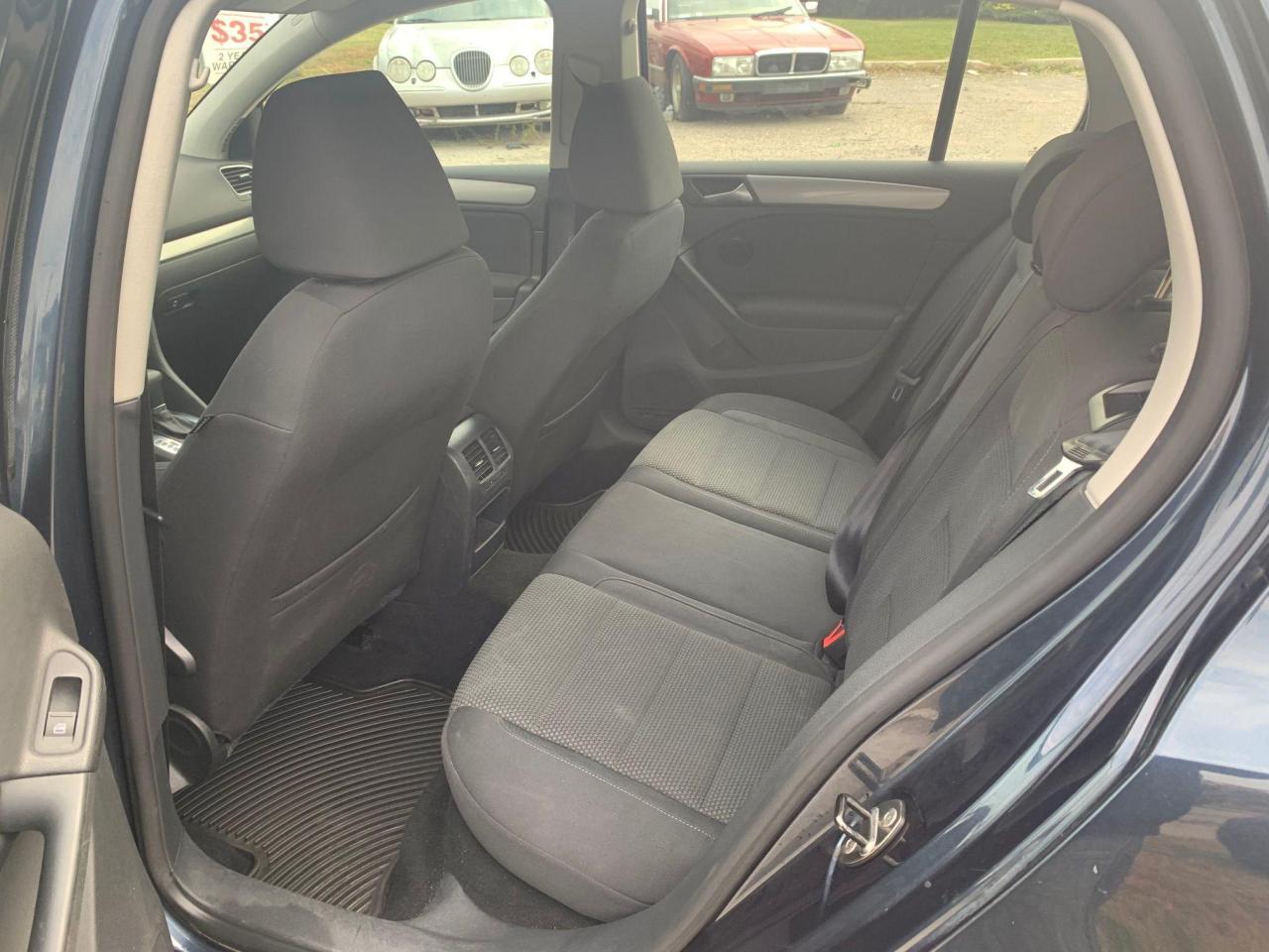 2010 Volkswagen Golf COMFORTLINE Photo