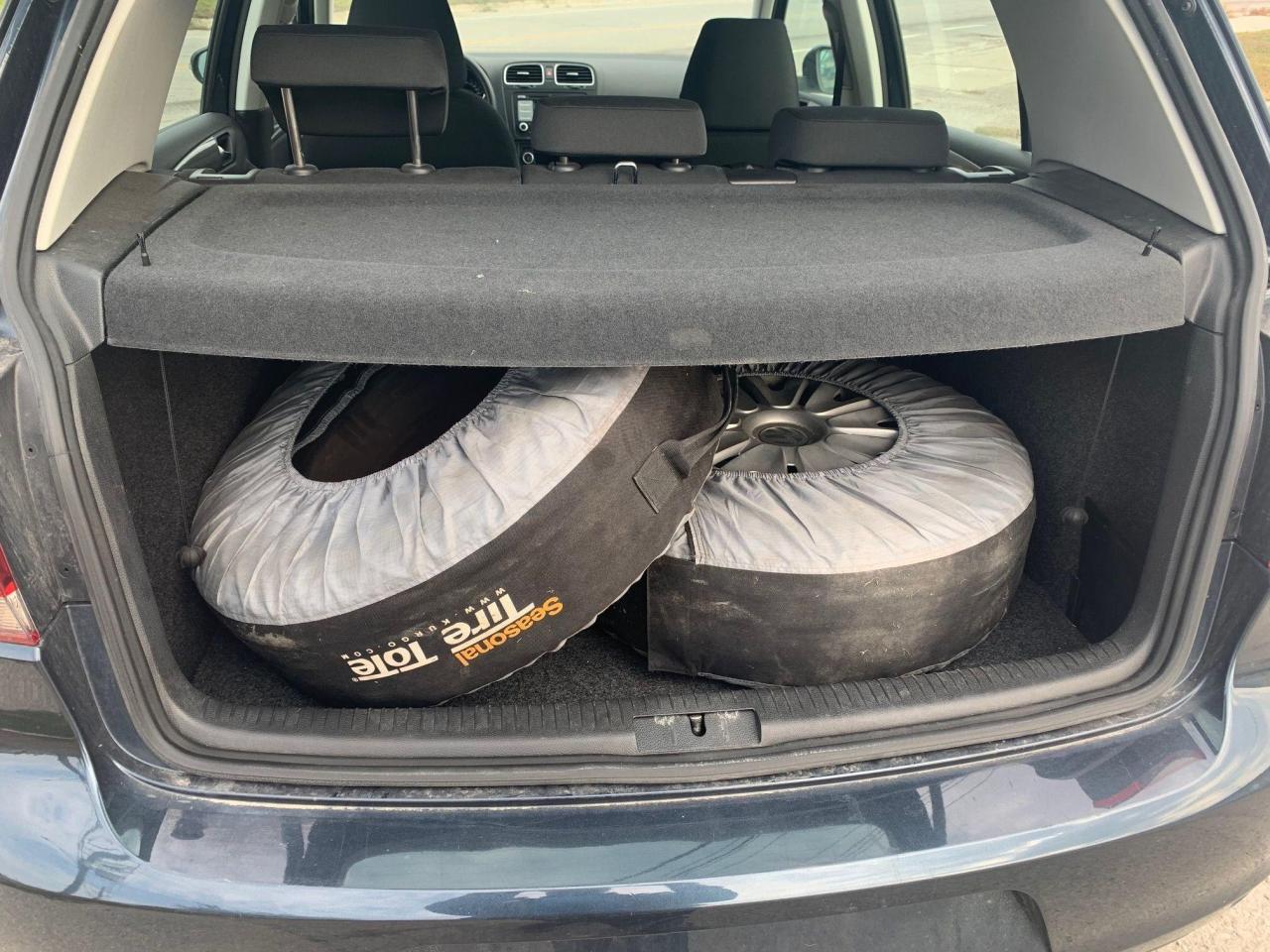 2010 Volkswagen Golf COMFORTLINE Photo