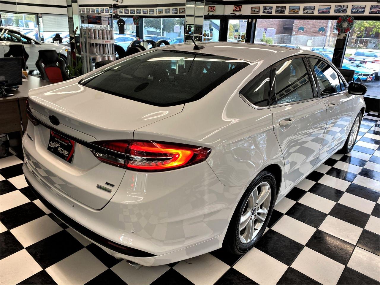 2018 Ford Fusion SE TECH+ApplePlay+BlindSpot+LaneKeep+ACCIDENT FREE - Photo #4