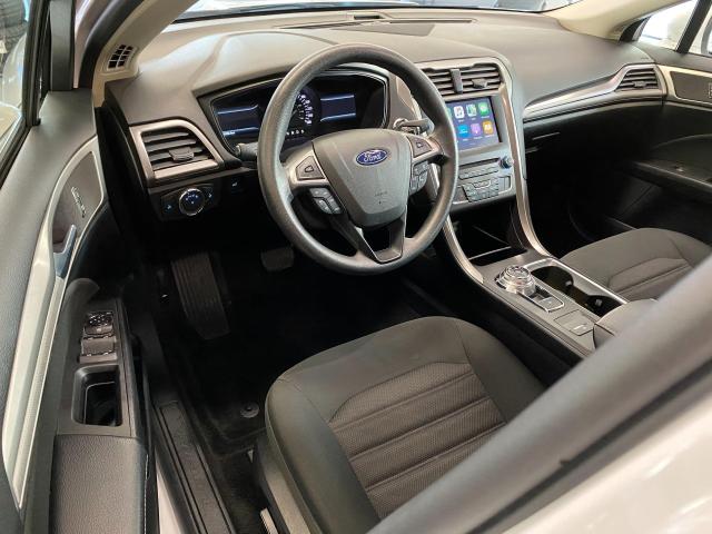 2018 Ford Fusion SE TECH+ApplePlay+BlindSpot+LaneKeep+ACCIDENT FREE Photo17