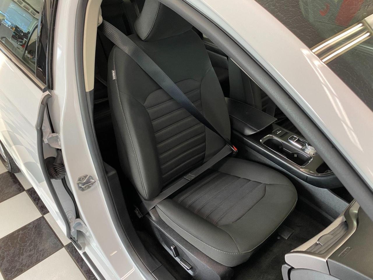 2018 Ford Fusion SE TECH+ApplePlay+BlindSpot+LaneKeep+ACCIDENT FREE - Photo #22