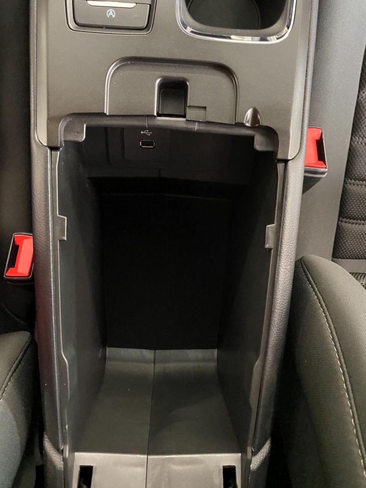 2018 Ford Fusion SE TECH+ApplePlay+BlindSpot+LaneKeep+ACCIDENT FREE - Photo #54