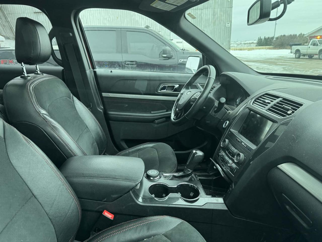 2019 Ford Explorer XLT Photo5