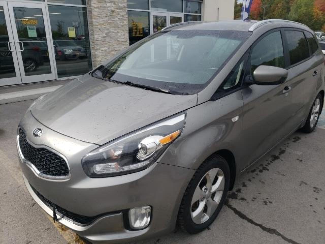 Used 2016 Kia Rondo LX 5-Seater for sale in Trenton, ON