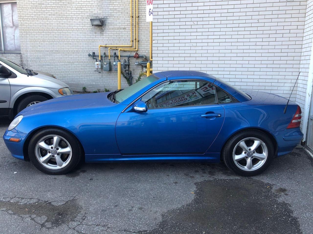 2002 Mercedes-Benz SLK Powerful 3.2L V6, Auto, Power Top. Certified Photo