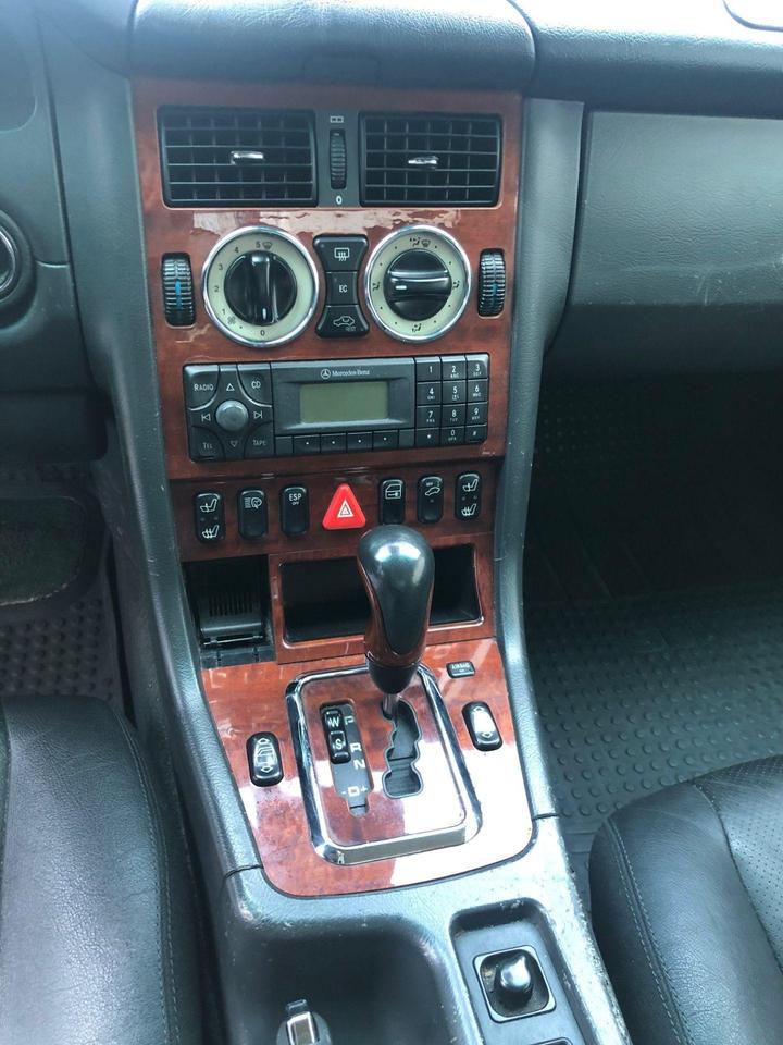 2002 Mercedes-Benz SLK Powerful 3.2L V6, Auto, Power Top. Certified Photo