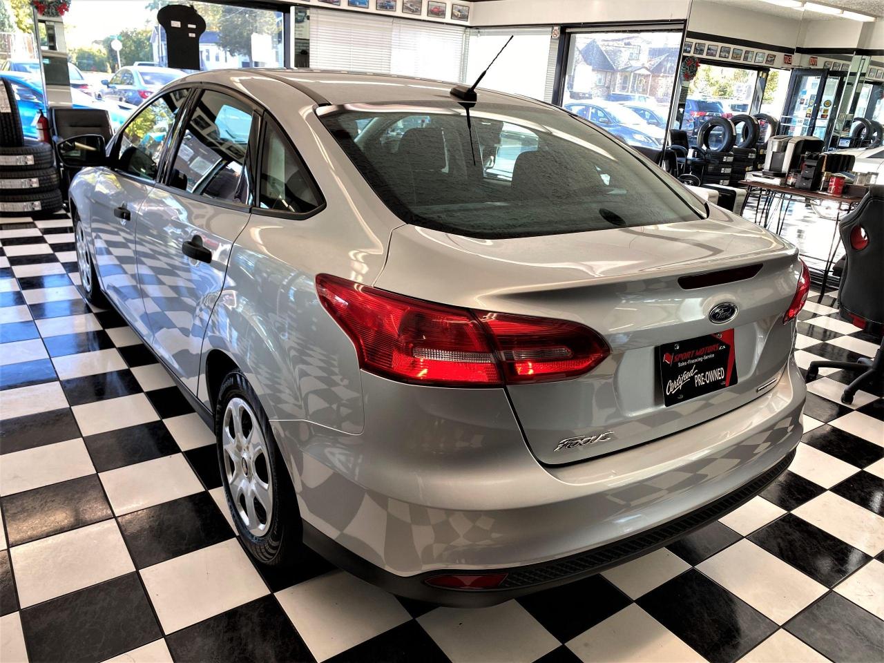 2016 Ford Focus S+Camera+Bluetooth+Cruise+ACCIDENT FREE - Photo #2