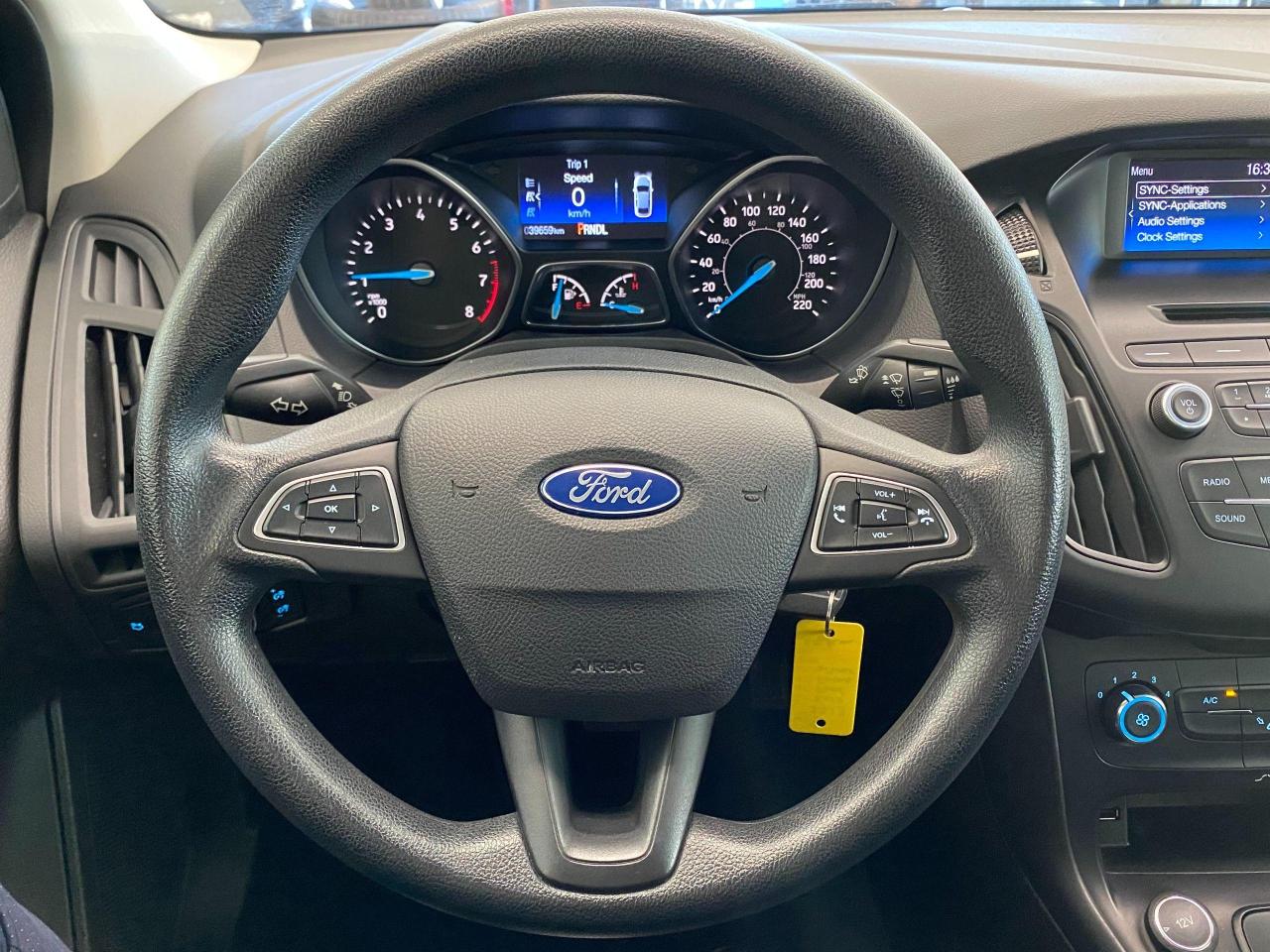 2016 Ford Focus S+Camera+Bluetooth+Cruise+ACCIDENT FREE - Photo #9