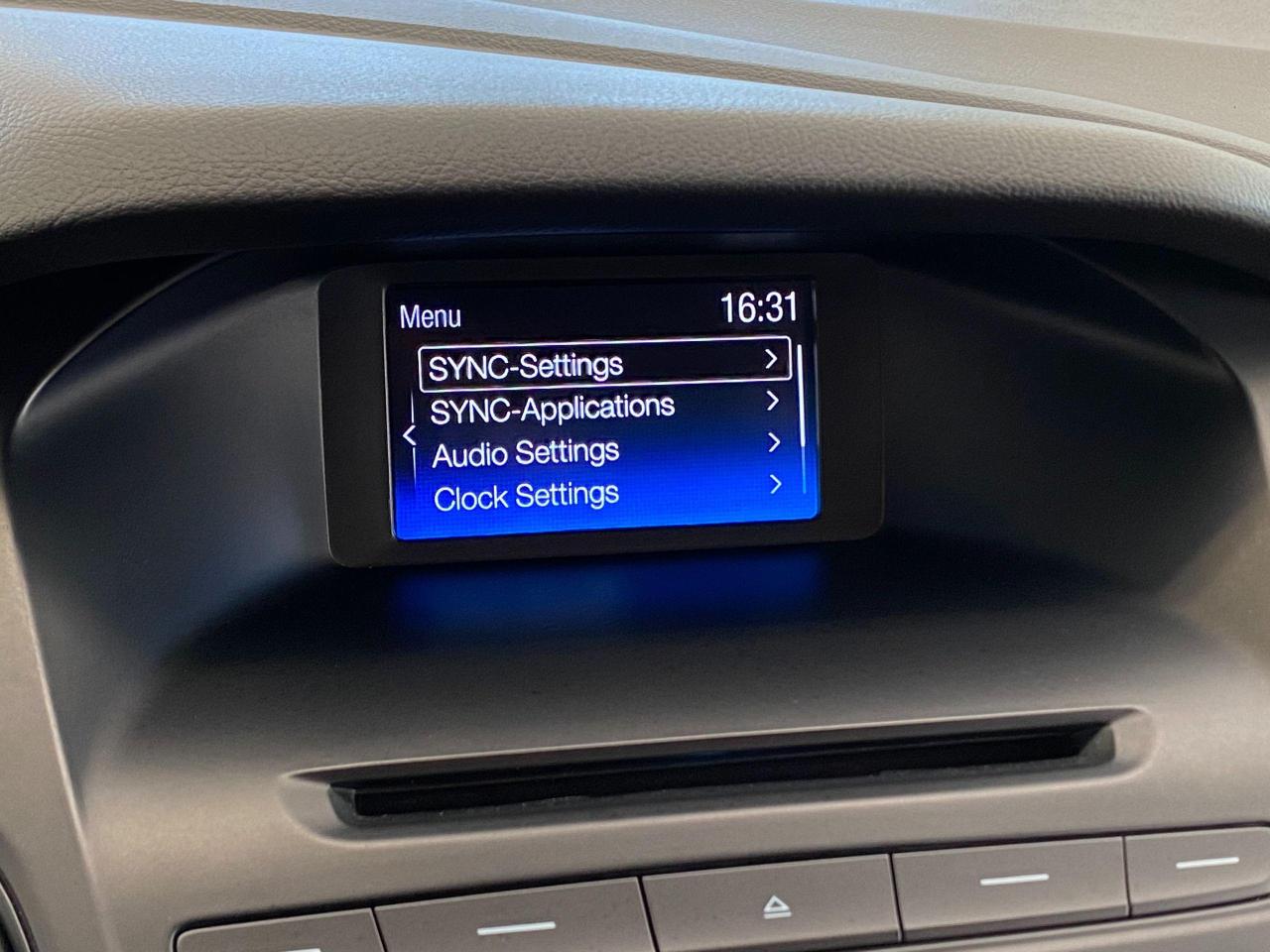 2016 Ford Focus S+Camera+Bluetooth+Cruise+ACCIDENT FREE - Photo #32