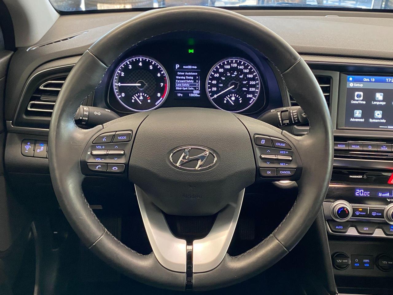 2020 Hyundai Elantra Luxury+Adaptive Cruise+Lane Keep+ACCIDENT FREE Photo9