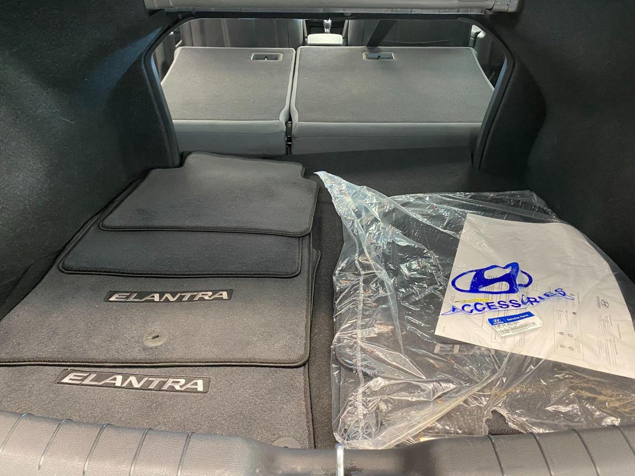 2020 Hyundai Elantra Luxury+Adaptive Cruise+Lane Keep+ACCIDENT FREE Photo26