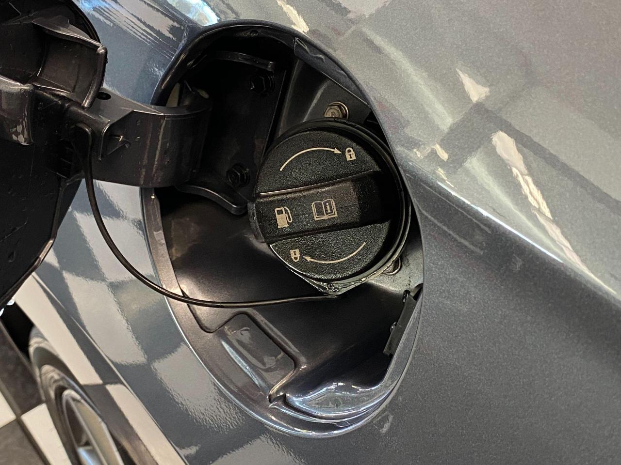 2020 Hyundai Elantra Luxury+Adaptive Cruise+Lane Keep+ACCIDENT FREE - Photo #66