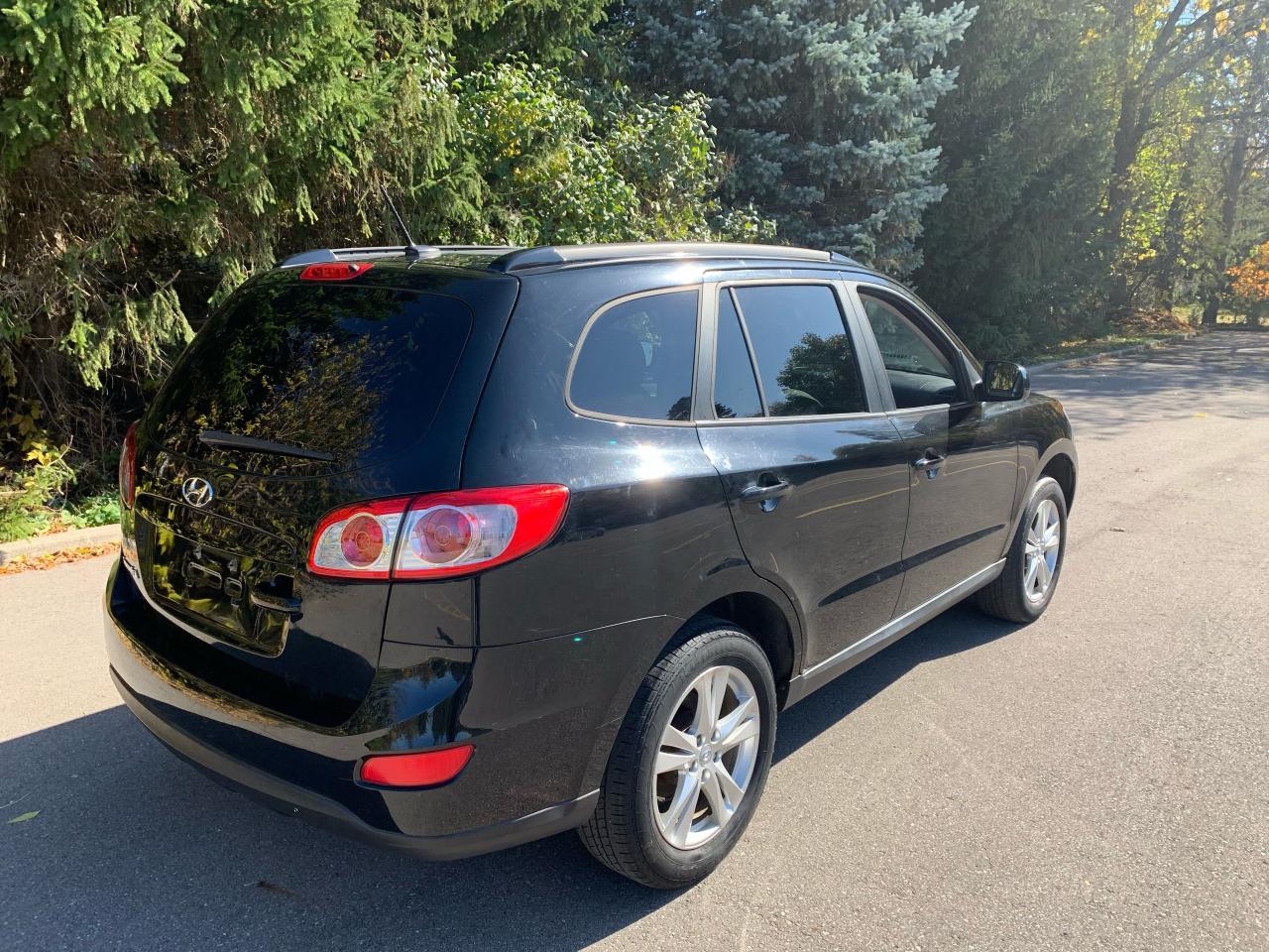 2012 Hyundai Santa Fe GL Premium Photo2