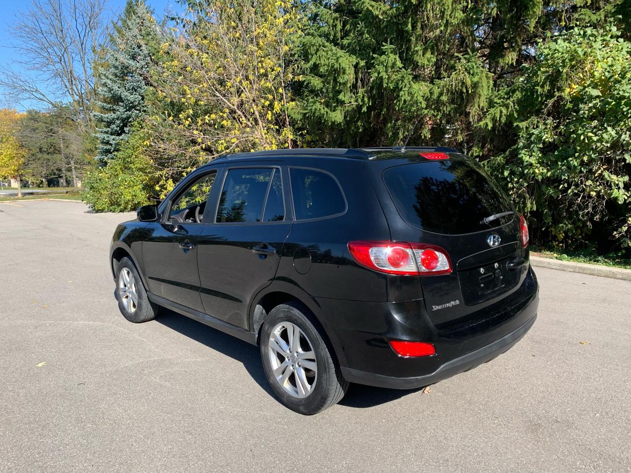 2012 Hyundai Santa Fe GL Premium Photo4