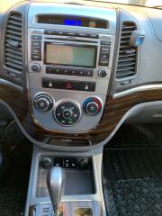 2012 Hyundai Santa Fe GL Premium - Photo #7