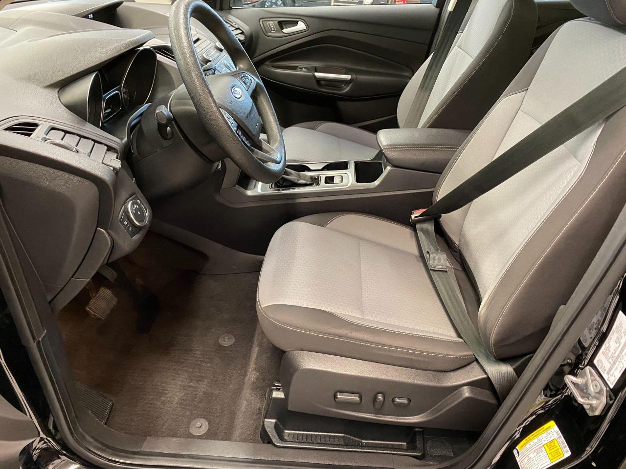 2018 Ford Escape SE 4WD+Camera+New Tires & Brakes+ACCIDENT FREE - Photo #18
