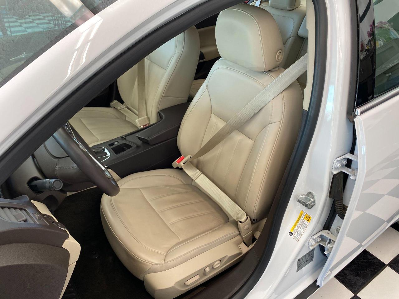 2017 Buick Regal Sport Touring+Apple Play+New Tires+ACCIDENT FREE - Photo #19