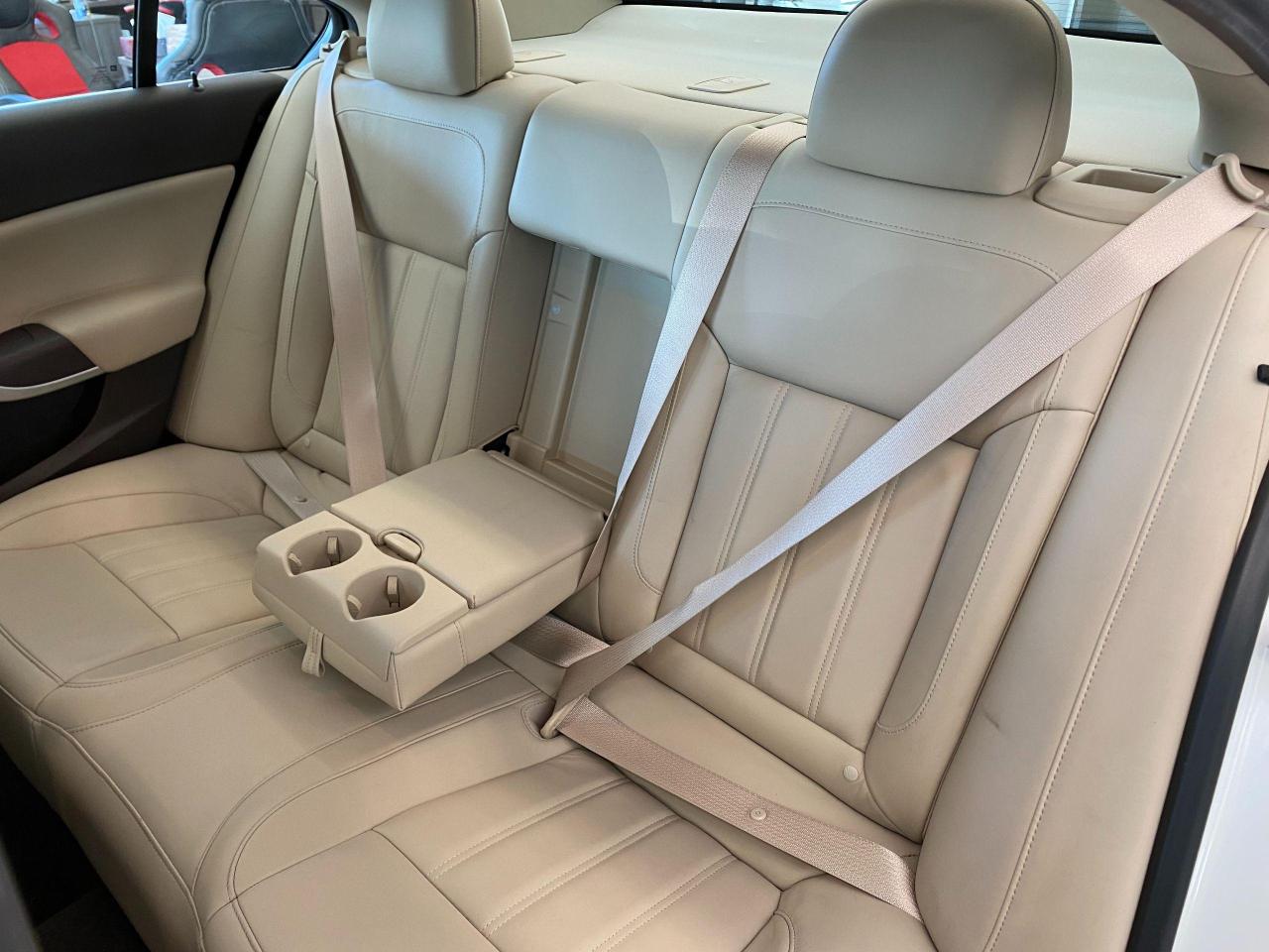 2017 Buick Regal Sport Touring+Apple Play+New Tires+ACCIDENT FREE - Photo #24