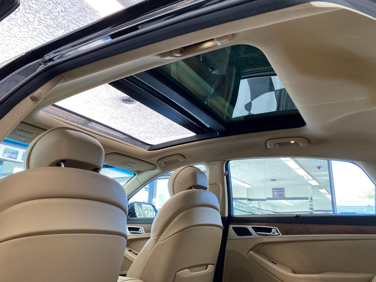 2015 Hyundai Genesis Technology+Adaptive Cruise+New Tires+ACCIDENT FREE - Photo #13