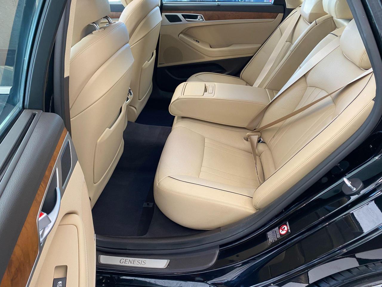 2015 Hyundai Genesis Technology+Adaptive Cruise+New Tires+ACCIDENT FREE Photo25