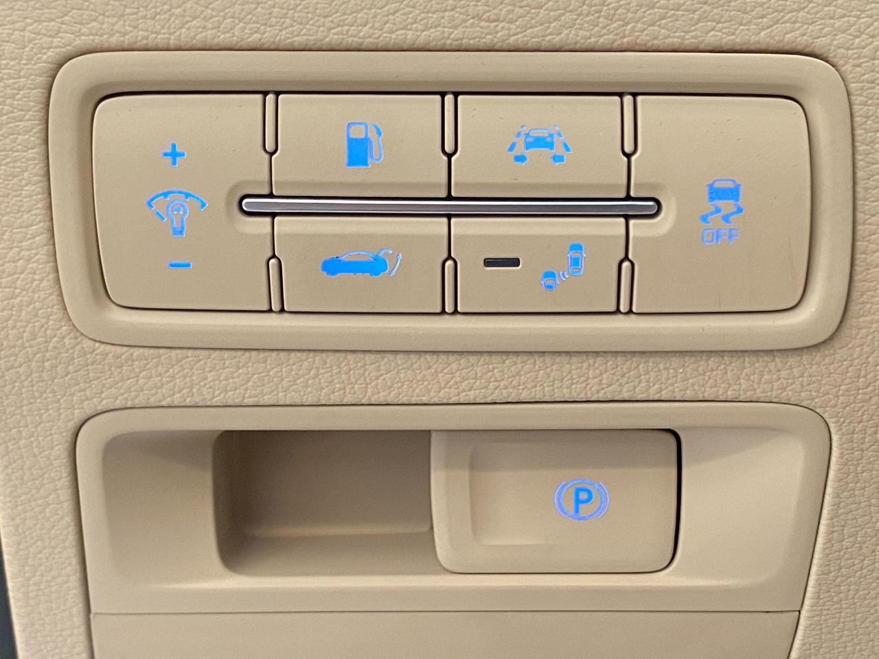 2015 Hyundai Genesis Technology+Adaptive Cruise+New Tires+ACCIDENT FREE - Photo #58