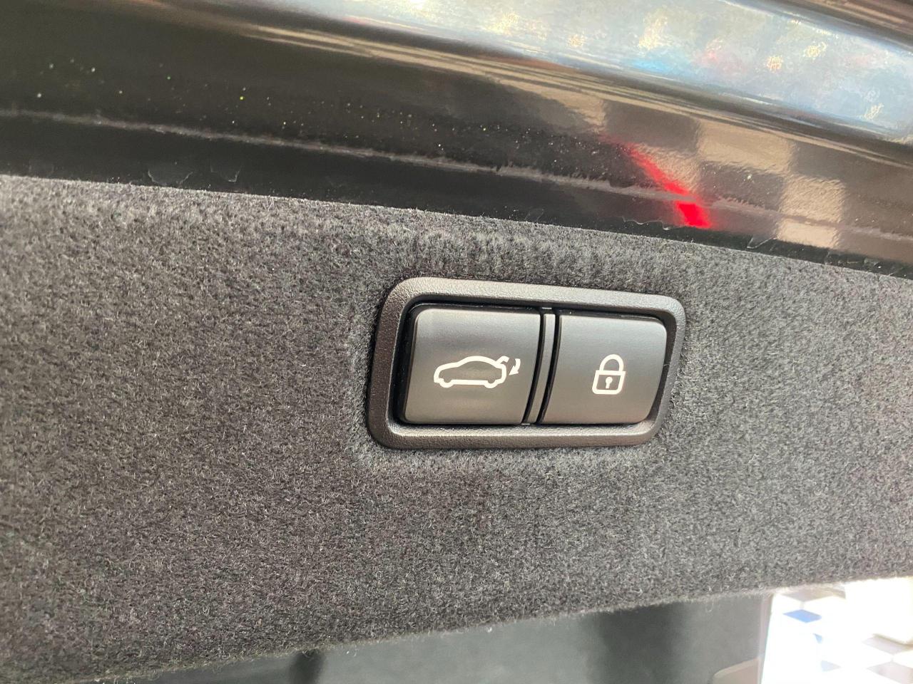 2015 Hyundai Genesis Technology+Adaptive Cruise+New Tires+ACCIDENT FREE - Photo #60