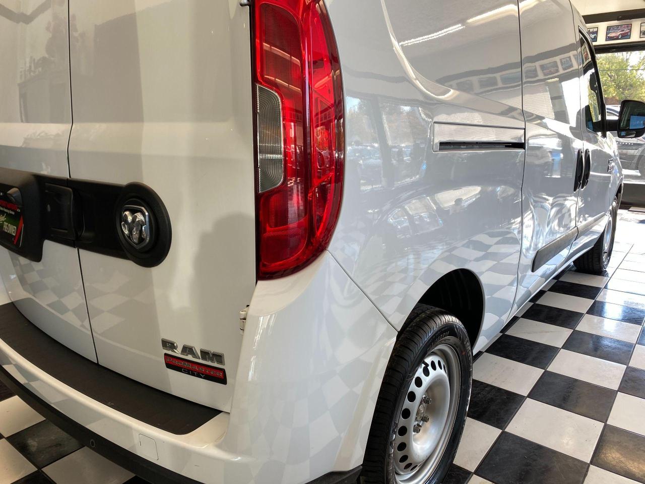2016 RAM ProMaster SLT+Camera+New Tires+Keyless Entry+ACCIDENT FREE - Photo #38