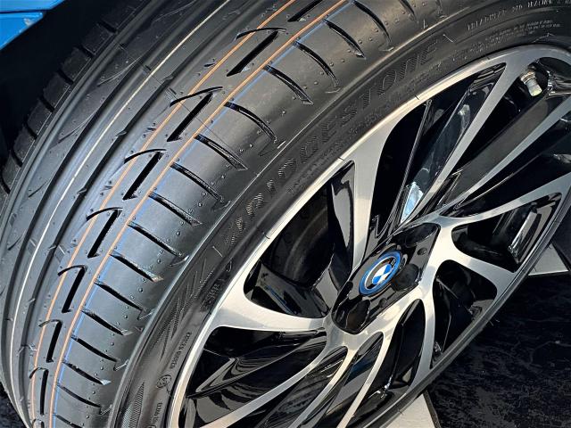 2016 BMW i8 TECH+360Camera+New Bridgestone Tires+ACCIDENT FREE Photo11