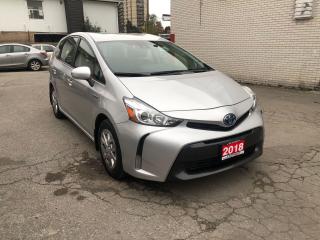 2018 Toyota Prius v HYBRID • No accidents!