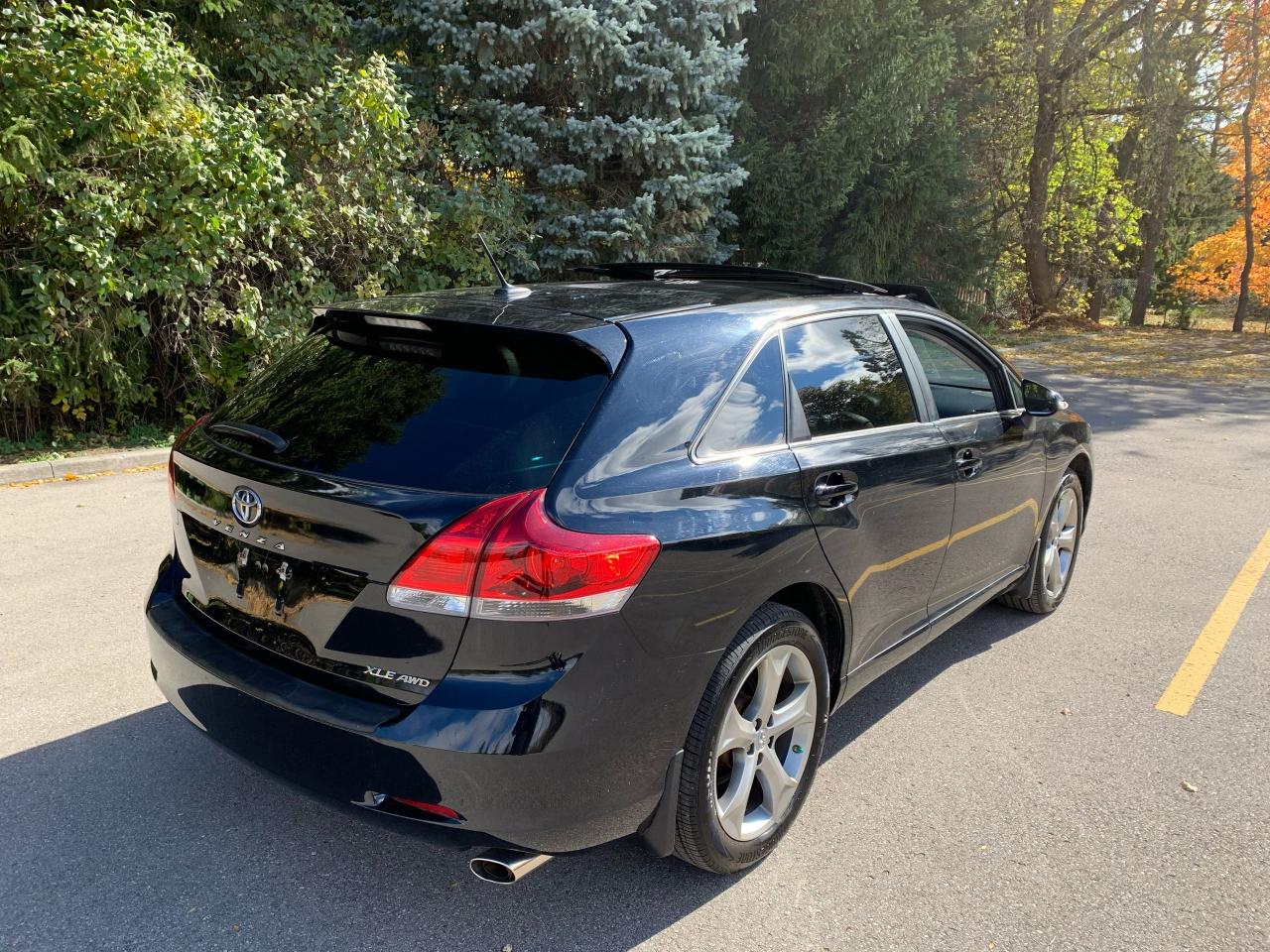 2016 Toyota Venza XLE-ALL WHEEL DRIVE V6 -1 OWNER! NO CLAIMS! Photo2