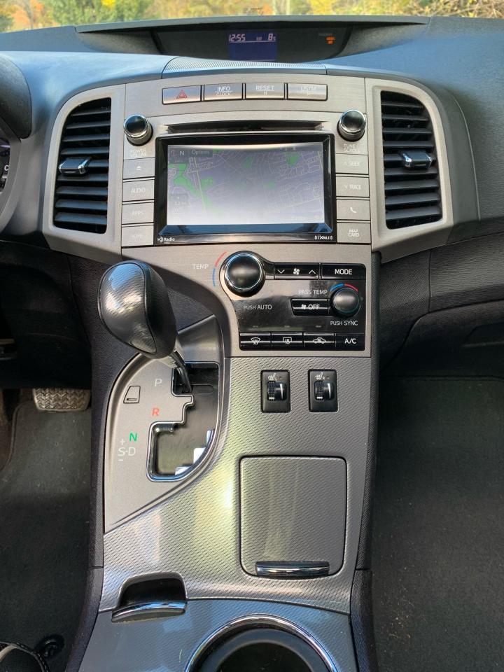 2016 Toyota Venza XLE-ALL WHEEL DRIVE V6 -1 OWNER! NO CLAIMS! - Photo #9